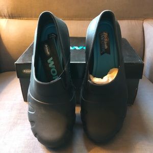 Dr. Scholl’s clogs